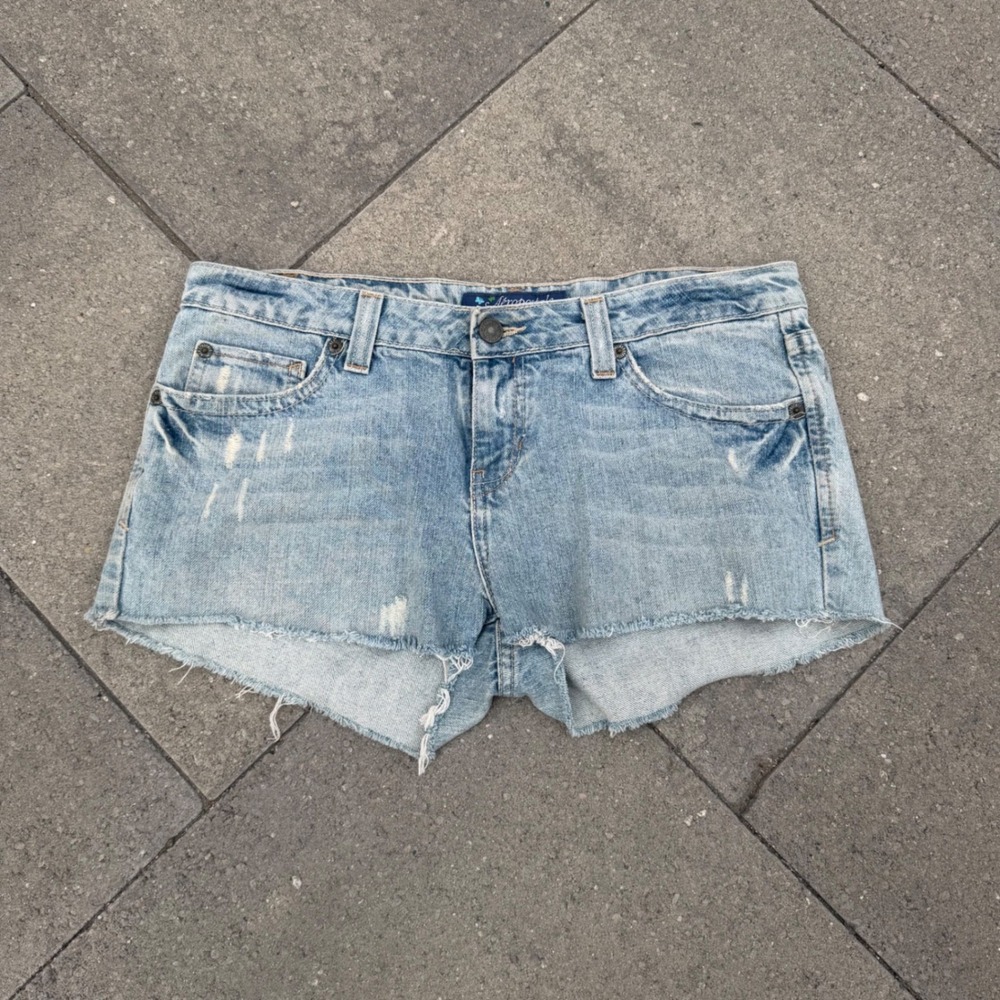 Aeropostale Women Light Wash Distressed Denim Cutoff Shorts Size 5/6 Low Rise